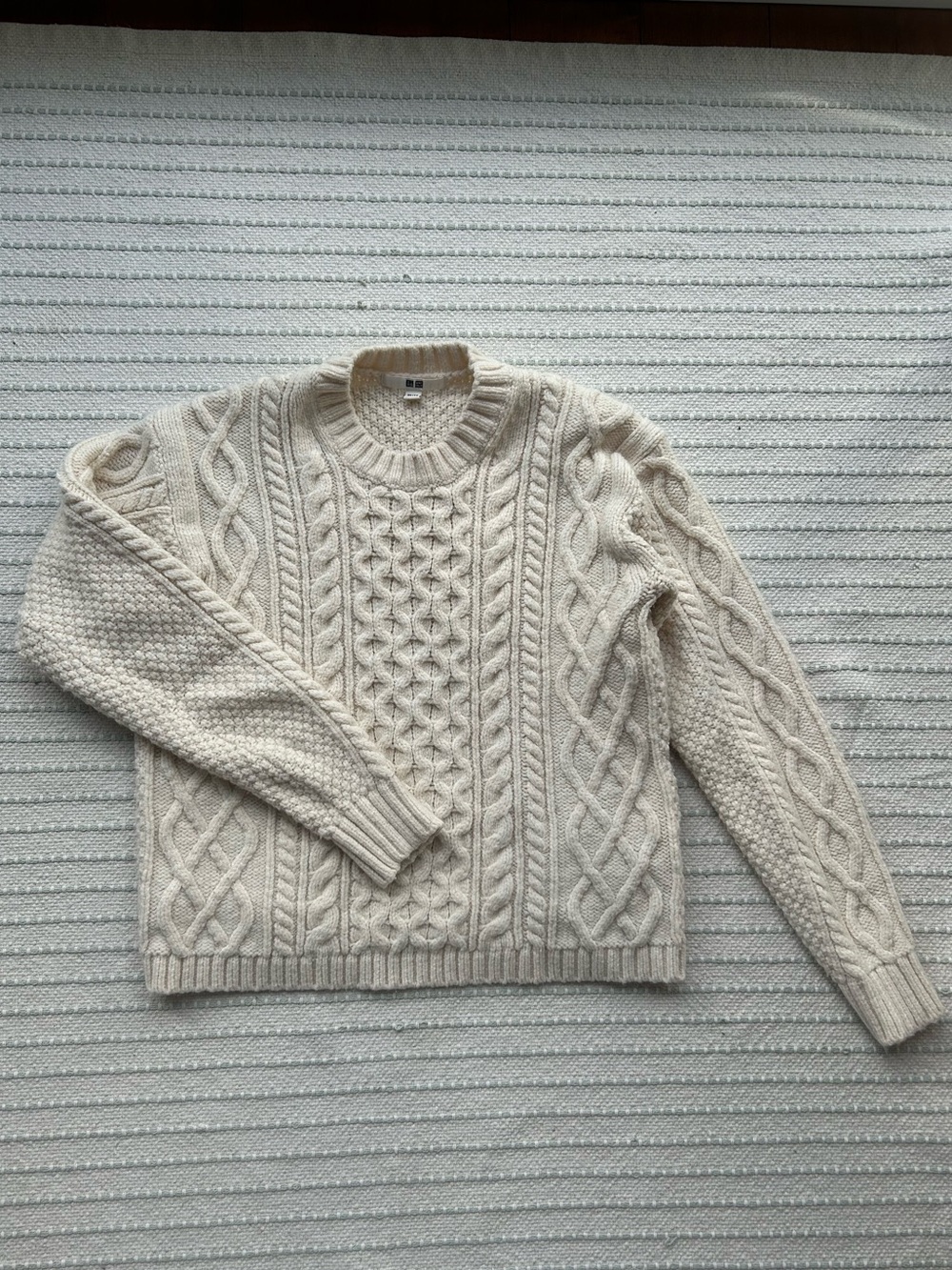 Uniqlo Cream Cable Knit Crewneck Sweater